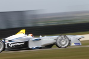 jarno-trulli-applaude-la-nuova-formula-e-trulli10