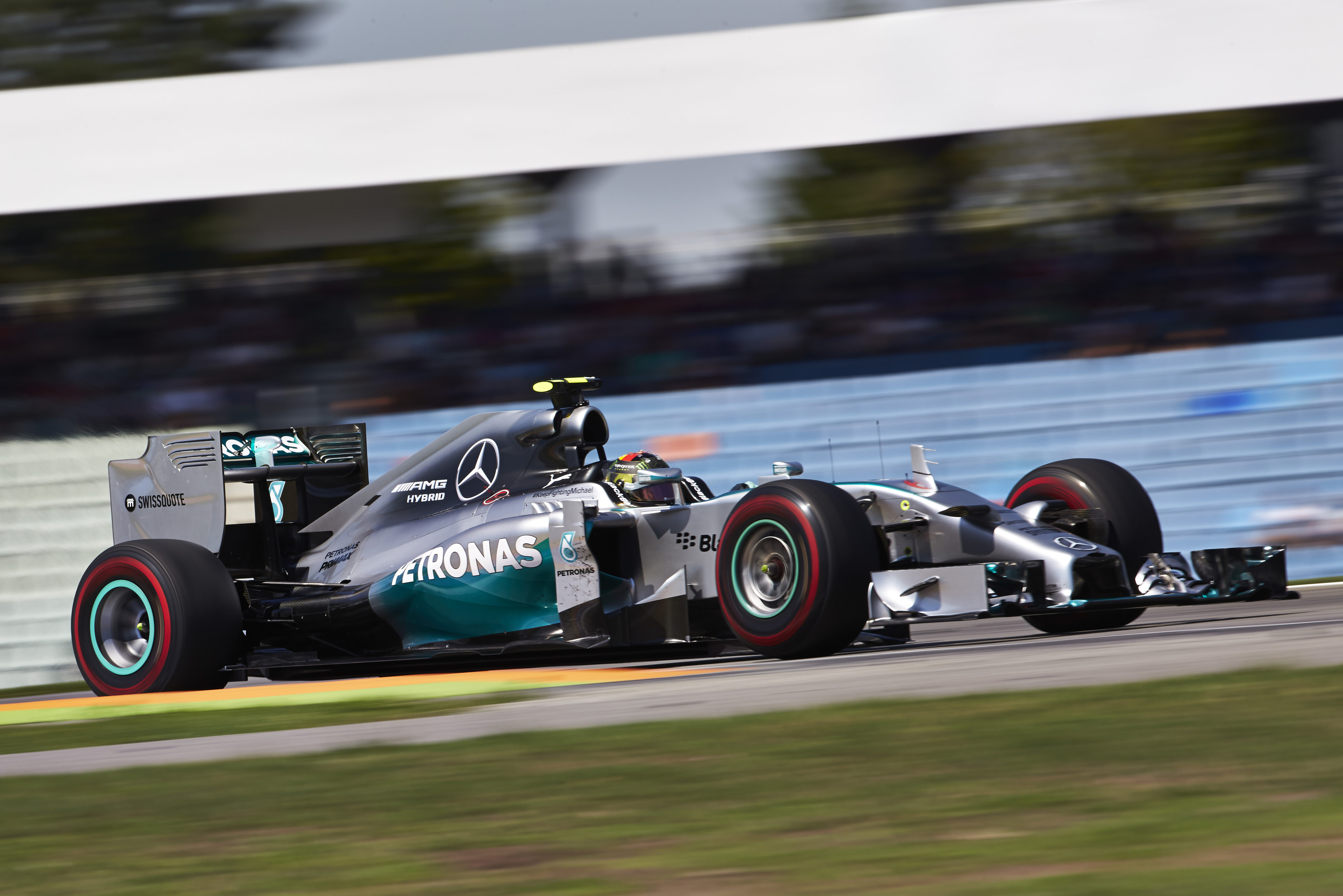 Germania: prima pole in casa per Rosberg