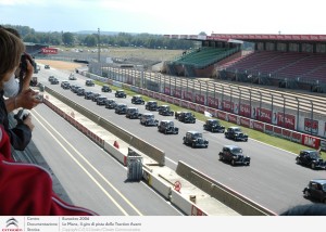 citroen-euro-citro-sul-circuito-delle-24-ore-di-le-mans-il-giorno-8-9-e-10-agosto-2014-foto_comunicato_08