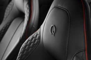 le-aston-martin-personalizzate-da-q-in-mostra-a-pebble-beach-vanquish-q-seat-logo