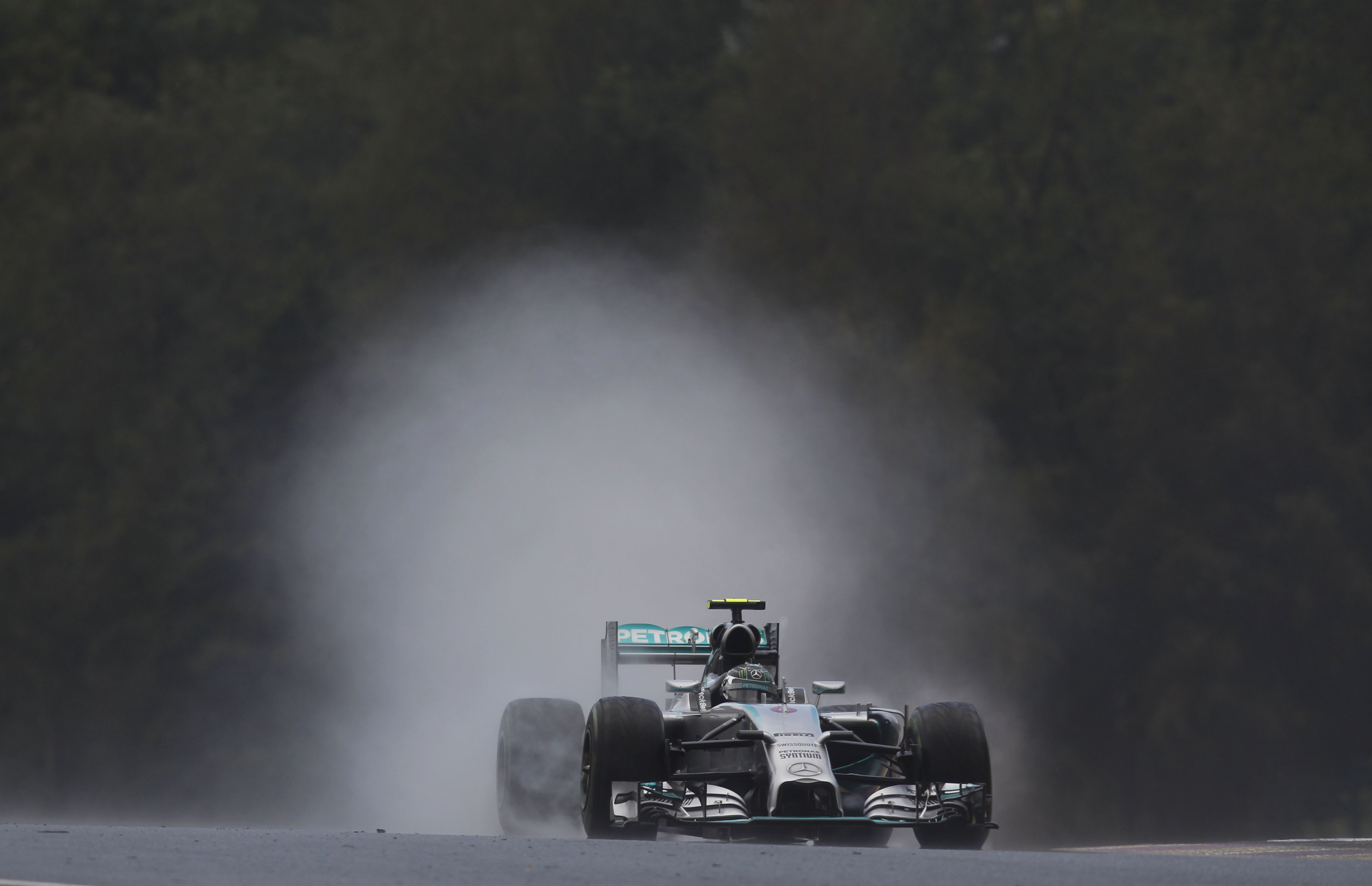 Belgio: Rosberg davanti a tutti nelle Ardenne