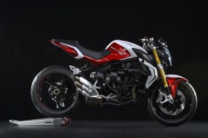 pirelli-diablo-rossoii-scelto-da-mv-agusta-come-primo-equipaggiamento-per-le-nuove-brutale-800-rr-e-brutale-dragster-800-rr-brutale-800-rr-2