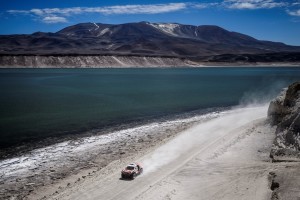 Carlos Sainz crosses the Andes during the 4th stage of Rally Dakar 2015 from  Chilecito, Argentina to Copiapó, Chile, on January 7th, 2015