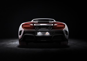 McLaren 675LT_studio_03