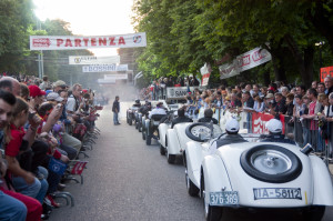 bmw 328 partenza