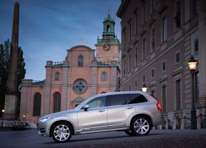 163773_Volvo_XC90_at_the_Swedish_Royal_Wedding