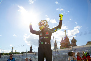 Nelson Piquet extended his title lead with victory in the Formula E Moscow ePrix