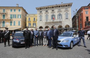 media-SEAT Leon_Cerimonia di consegna ufficiale delle vetture alle Forze dell'Ordine a  Verona (3)