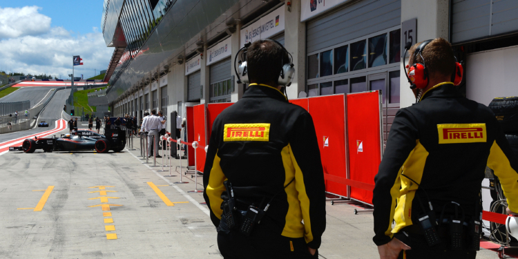 TEST AUSTRIA F1/2015 - ZELTWEG 24/06/15
© FOTO STUDIO COLOMBO PER PIRELLI MEDIA (© COPYRIGHT FREE)