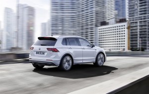 media-Nuova Tiguan R-Line_DB2015AU01358