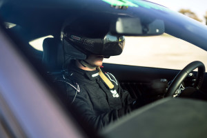 Castrol Virtual Racers - Matt Powers al volante con il suo set Oculus Ri...