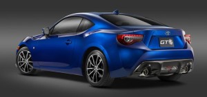 MY17_Toyota_GT86_2__mid