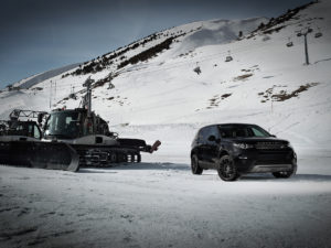 aez-strike-gr-land-rover_winterpic-02