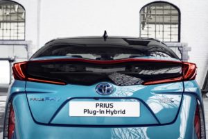 2017-prius-plug-in-hybrid-det-07