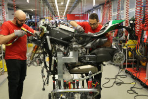 Panigale R Final Edition_Production Line_1_UC69715_High