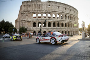 Abarth 124 Rally Sfila per le vie di Roma al Rally di Roma Capitale 2019