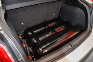 Sotto il piano di carico sono state installate 3 bombole per una carica di metano corrispondente a circa 14 kg