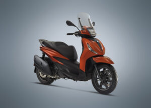 02-piaggio-beverly-400-hpe-s