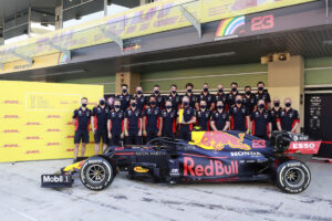 The Red Bull team receive the DHL Fastest Pit Stop Award