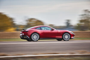 210061-car-esperienza-ferrari-maranello