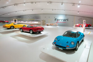 2200060-brand-MEF-Ferrari-Forever