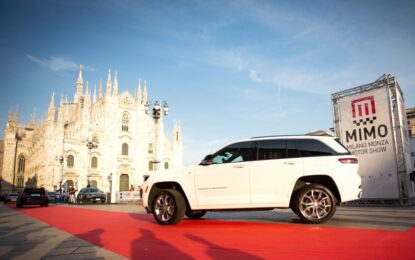 Jeep Grand Cherokee 4xe: debutto italiano sfilando a Milano
