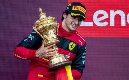 Ferrari: la gioia di Sainz, la frustrazione di Leclerc, le spiegazioni di Binotto