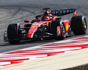 Arnoux: “La Ferrari non può permettersi di andare avanti così”