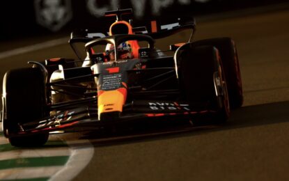 Verstappen, Alonso e Perez nel venerdì in Arabia. Ferrari 9° e 10°