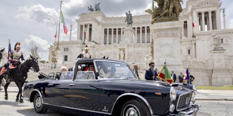 Roma - Il Presidente Sergio Mattarella alla Parata Militare, occasione della Festa della Repubblica , oggi 1 giugno 2026
(Foto di Paolo Giandotti - Ufficio per la Stampa e la Comunicazione della Presidenza della Repubblica)